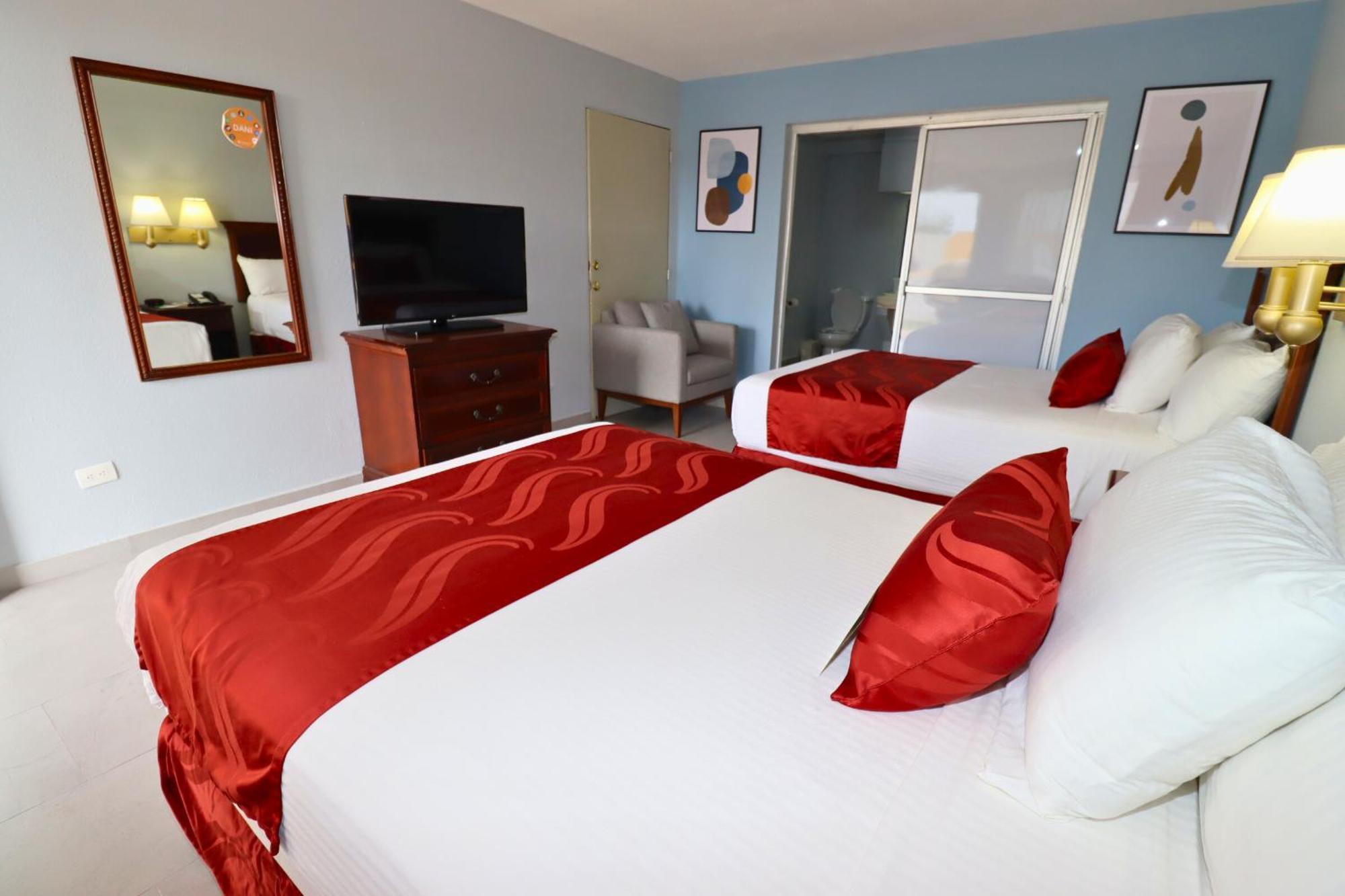 Quality Inn Пиедрас Неграс Екстериор снимка