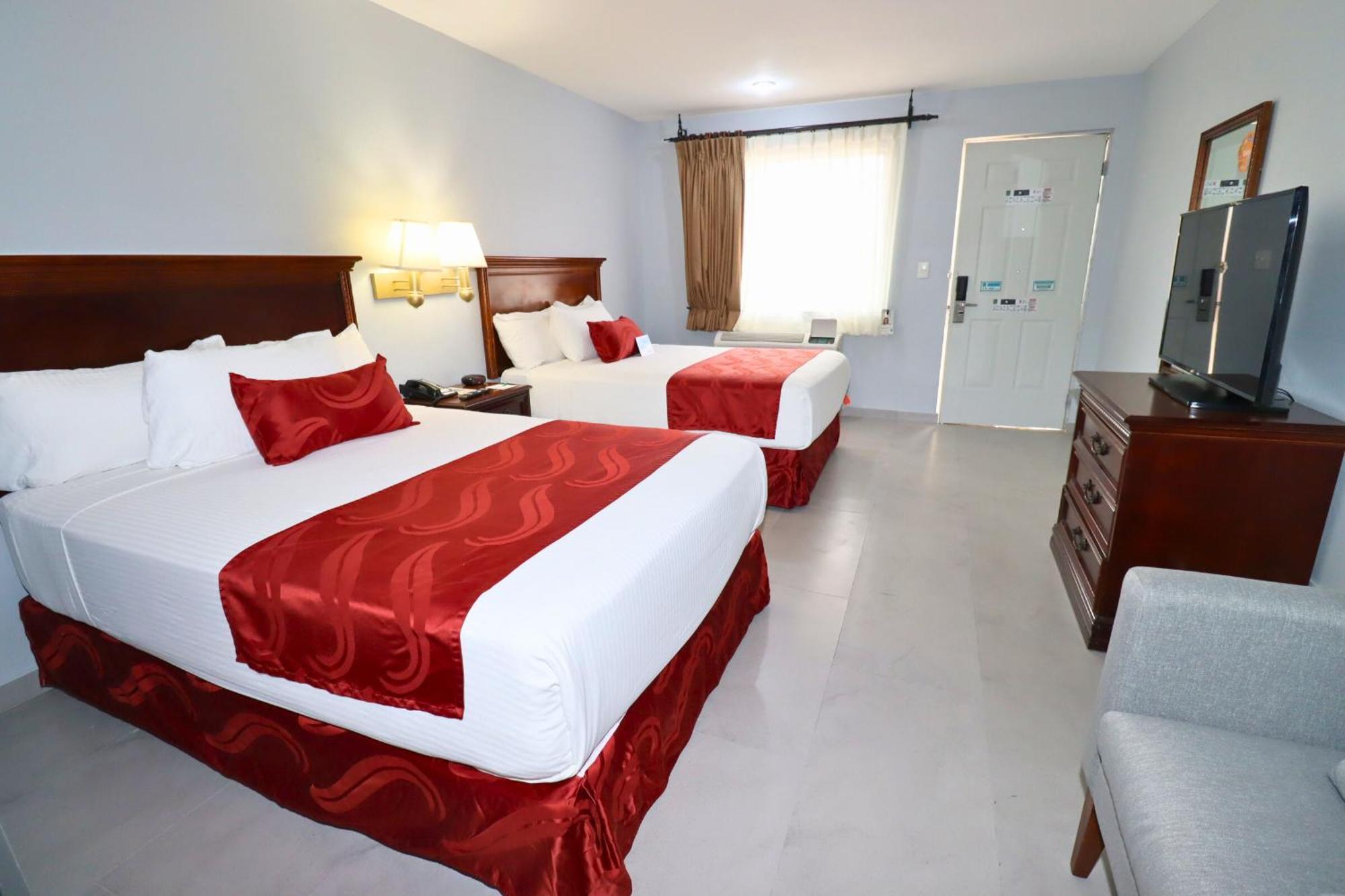 Quality Inn Пиедрас Неграс Екстериор снимка
